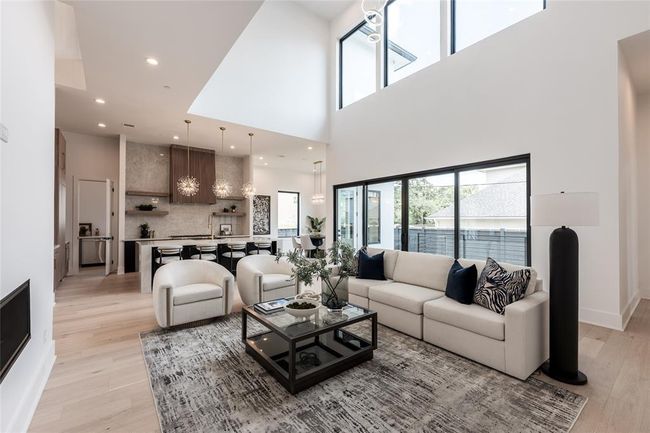5008 Holt St, House other with 4 bedrooms, 6 bathrooms and 2 parking in Bellaire TX | Image 13