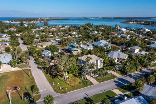 641 Broadway St, LONGBOAT KEY, FL, 34228-1004 | Card Image