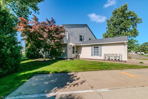 d-6813 Colonial Dr, Mentor, OH, 44060-4096 | Card Image