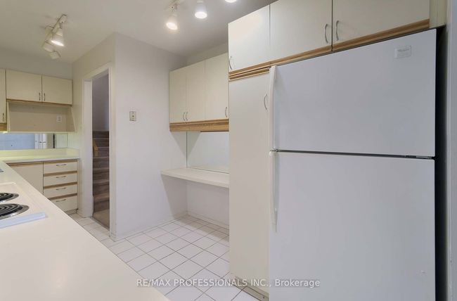 A20 - 284 Mill Rd, Condo with 2 bedrooms, 2 bathrooms and null parking in Toronto ON | Image 16