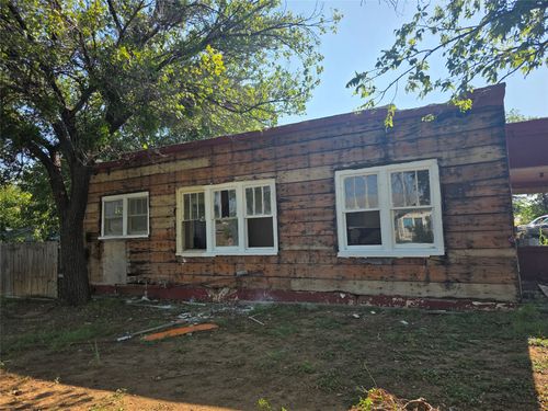 1100 E Walker St, Breckenridge, TX, 76424-3824 | Card Image