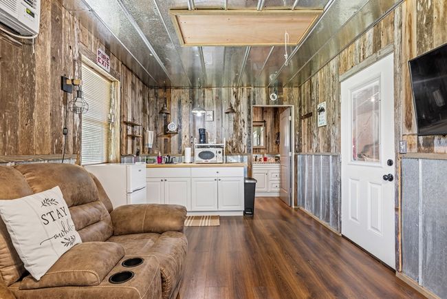 221 Coyote Trl, Home with 2 bedrooms, 2 bathrooms and 2 parking in Harper TX | Image 23