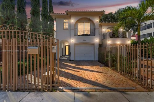 2924 Bridgeport Ave, Miami, FL, 33133-3608 | Card Image