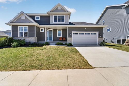 606 Tawny Elm Pkwy, Verona, WI, 53593-2313 | Card Image