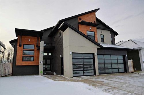 10213 67 Ave, Grande Prairie, AB, T8W0K7 | Card Image