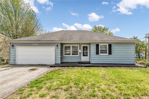 13113 W 95th Ter, Lenexa, KS, 66215-1301 | Card Image