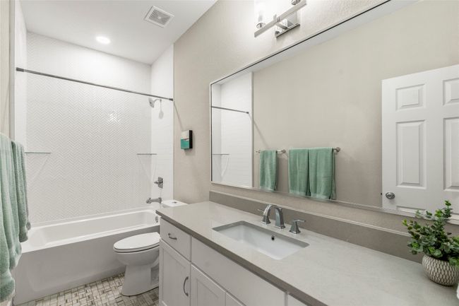 Guest bathroom | Image 14