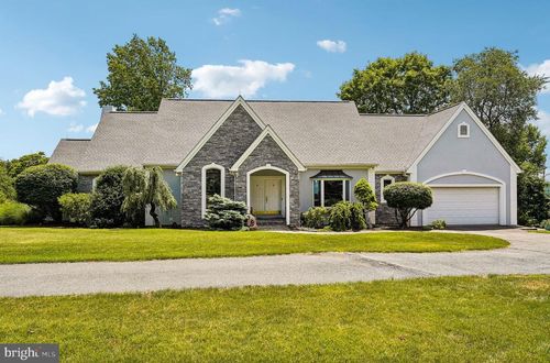 280 Sky Line Dr, EASTON, PA, 18042-7025 | Card Image