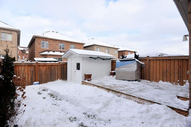 23 Falling Leaf Dr, House attached with 3 bedrooms, 4 bathrooms and 2 parking in Caledon ON | Image 37