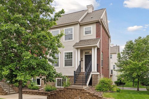 2082 Wellens St, Chaska, MN, 55318-3245 | Card Image