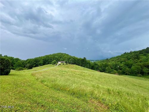 762 George Eggers Rd, Banner Elk, NC, 28604-9094 | Card Image