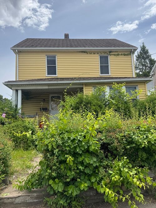 220 South St, Holyoke, MA, 01040 | Card Image