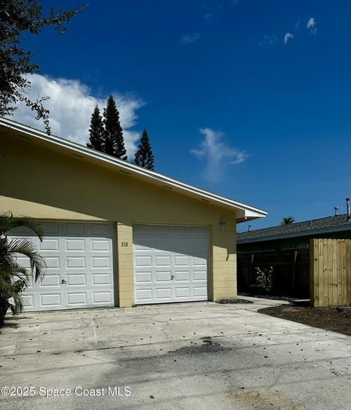 219 N Brevard Ave, COCOA BEACH, FL, 32931-2933 | Card Image