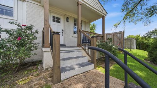 226 Greenlaw Ave, Memphis, TN, 38105-1818 | Card Image