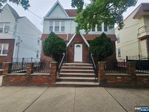 1r-339 N 13th St, Newark, NJ, 07107-1219 | Card Image