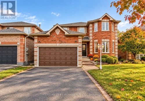 17 Crompton Dr, Barrie, ON, L4M6N1 | Card Image