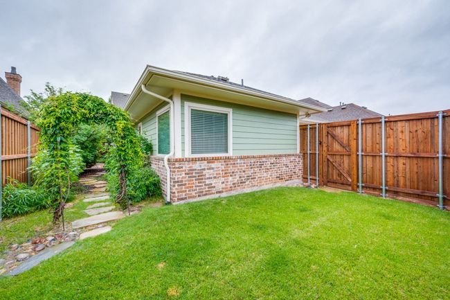 2209 Shakespeare St, House other with 3 bedrooms, 4 bathrooms and null parking in Carrollton TX | Image 23