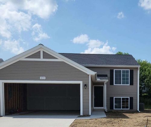 8719 E Sturtevant Ave, Richland, MI, 49083-8560 | Card Image