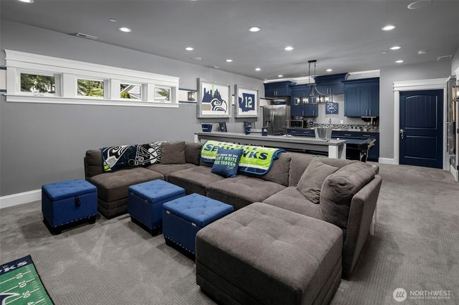 Watch the big games here! | Image 25