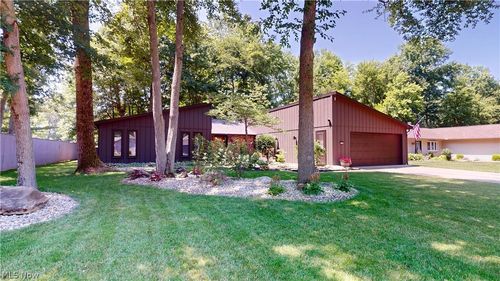 5726 Rock Point Cir, North Ridgeville, OH, 44039-2424 | Card Image