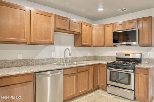 949 W Calle Aragon, Tucson, AZ, 85756-6431 | Card Image