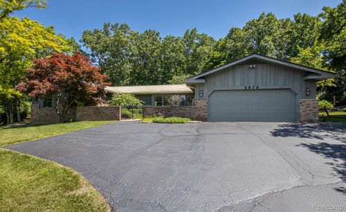 6674 Balmoral Ter, Clarkston, MI, 48346-3349 | Card Image