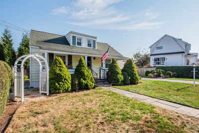 This delightful home boasts 1, 102 sq ft of cozy living. | Image 3