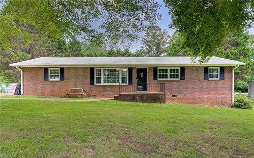 5105 Yukon Rd, Walkertown, NC, 27051-9730 | Card Image