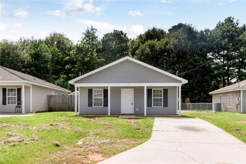 9932 Magnolia Crest Dr W, Irvington, AL, 36544-4515 | Card Image