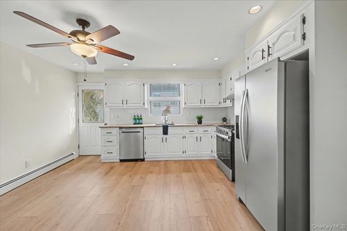 60 Park Ave, Harrison, NY, 10528-4414 | Card Image