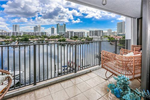 apt-405-300 Three Islands Blvd, Hallandale Beach, FL, 33009-2813 | Card Image
