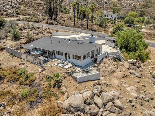 27756 Vista Del Valle, Hemet, CA, 92544-8317 | Card Image