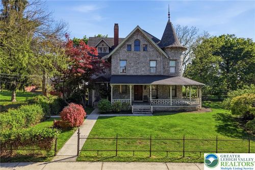 533 4th St, CATASAUQUA, PA, 18032-2427 | Card Image