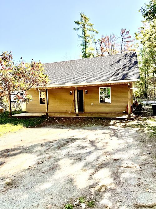 2 Oakwood Dr, Fenelon Falls, ON, K0M1N0 | Card Image