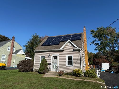 17 Pearl St, Windsor Locks, CT, 06096-1421 | Card Image