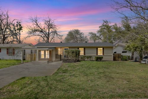 1402 Kent St, Taylor, TX, 76574-1437 | Card Image