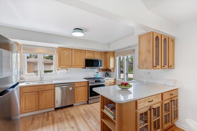 602 E Park Ave, House other with 3 bedrooms, 2 bathrooms and 2 parking in Elmhurst IL | Image 9