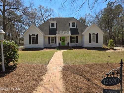 12520 Saddle Path Cir, Laurinburg, NC, 28352-2378 | Card Image