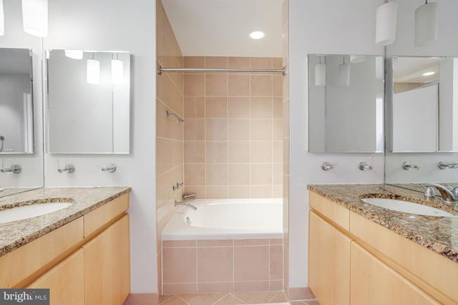 APT-900 - 675 E St Nw, Condo with 2 bedrooms, 4 bathrooms and null parking in WASHINGTON DC | Image 29