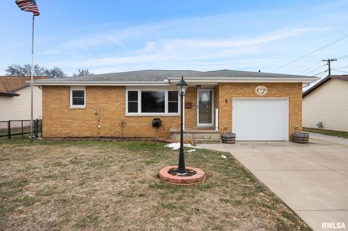 302 Sheridan Rd, Pekin, IL, 61554-1619 | Card Image