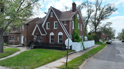 17215 Wisconsin St, Detroit, MI, 48221-2576 | Card Image