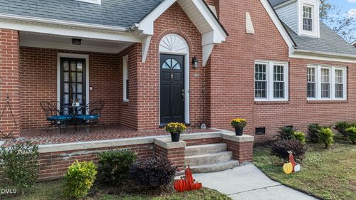 222 E Nash St, Spring Hope, NC, 27882-8193 | Card Image