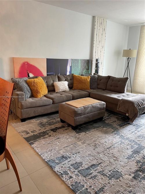 apt-307-3660 Ne 166th St, North Miami Beach, FL, 33160-3859 | Card Image