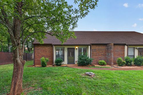 416 Castlewood Ln, Lebanon, TN, 37087-4043 | Card Image