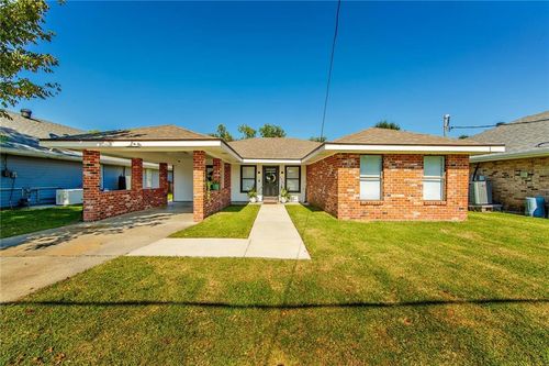 6527 Jana St, Houma, LA, 70364-2557 | Card Image