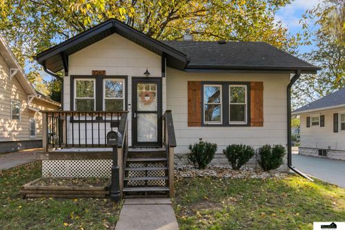 3267 D St, Lincoln, NE, 68510-4528 | Card Image