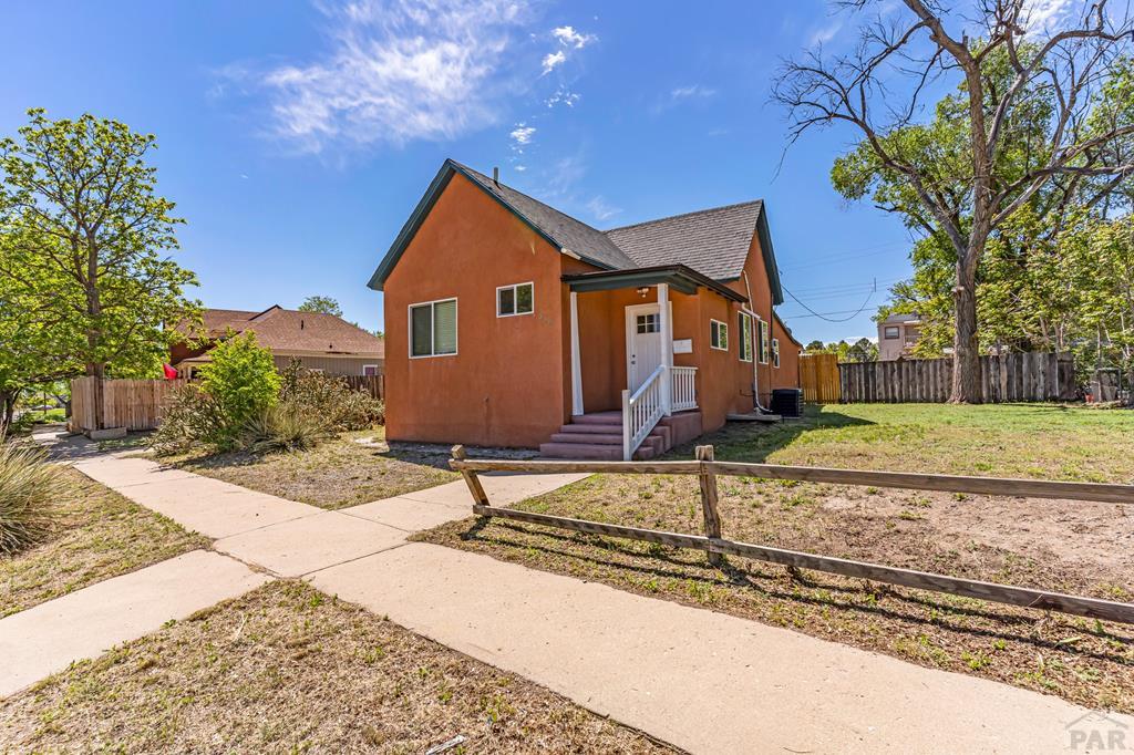 Corona Ave, Pueblo, CO 81004