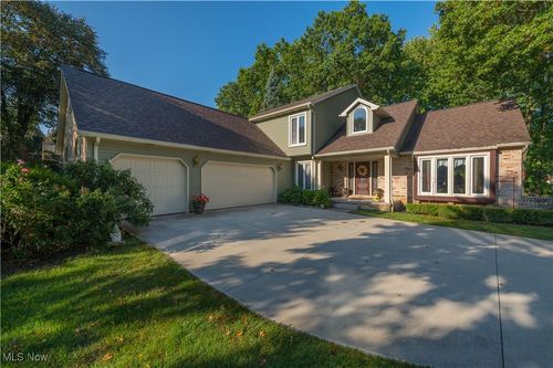 1900 Sperrys Forge Trl, Westlake, OH, 44145-2072 | Card Image