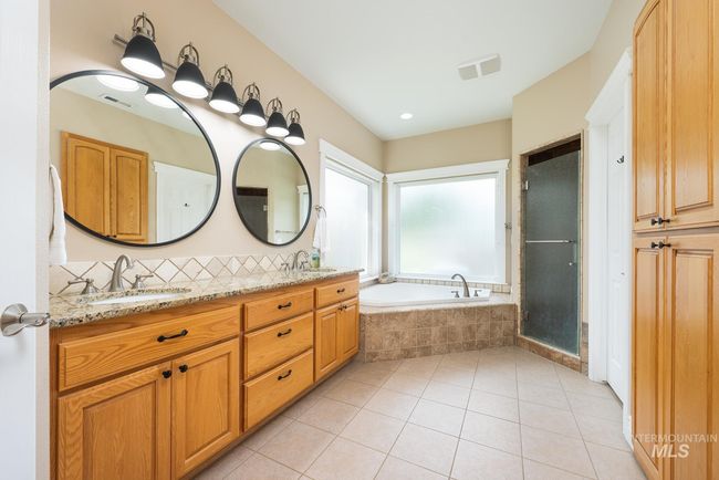 311 River View Dr, Home with 7 bedrooms, 3 bathrooms and 3 parking in Marsing ID | Image 17