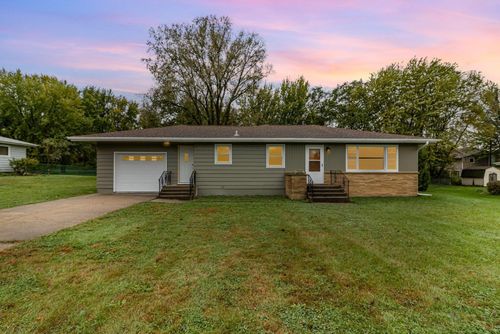 1448 Glynview Trl, Faribault, MN, 55021-7007 | Card Image